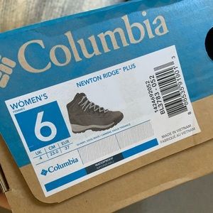 Brand new! Never worn due to fitting too big.